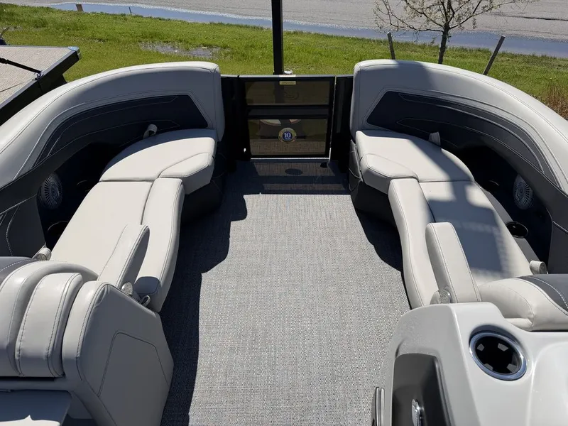 Slide: The Image of Barletta Boats C22QC Triple-Toon 2026 - 13