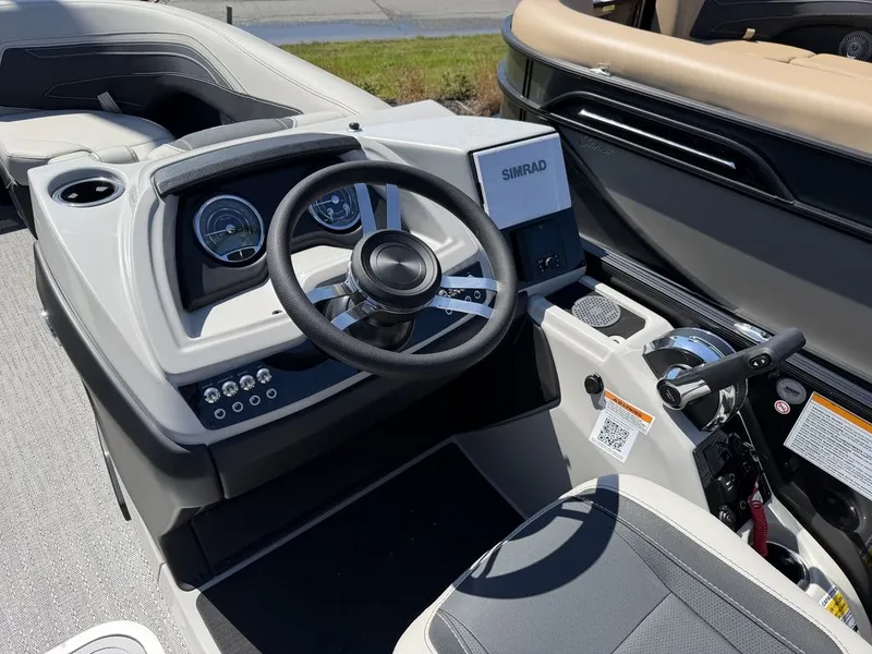 Slide: The Image of Barletta Boats C22QC Triple-Toon 2026 - 22