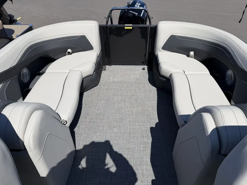 Slide: The Image of Barletta Boats C22QC Triple-Toon 2026 - 33