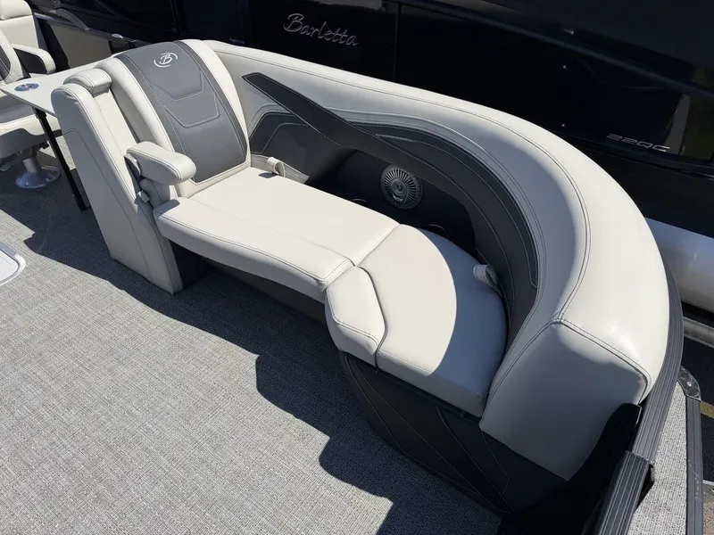 Slide: The Image of Barletta Boats C22QC Triple-Toon 2026 - 9
