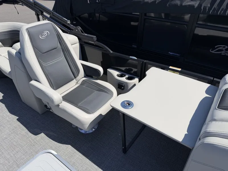 Slide: The Image of Barletta Boats C22QC Triple-Toon 2026 - 17
