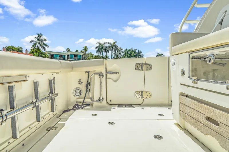 Slide: The Image of Boston Whaler 350 Realm 2018 - 17