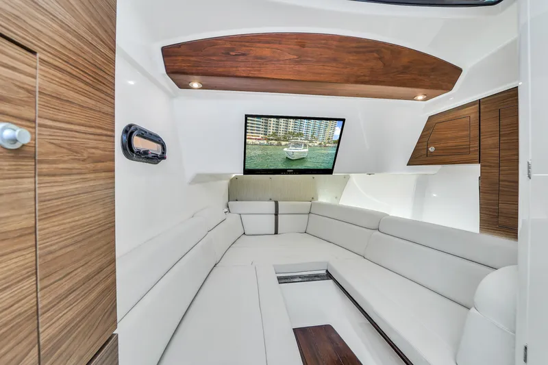 Slide: The Image of Boston Whaler 350 Realm 2018 - 35