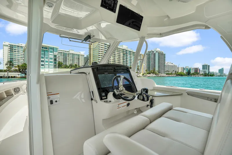 Slide: The Image of Boston Whaler 350 Realm 2018 - 26