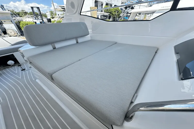 Slide: The Image of Azimut ATLANTIS 45 2025 - 18