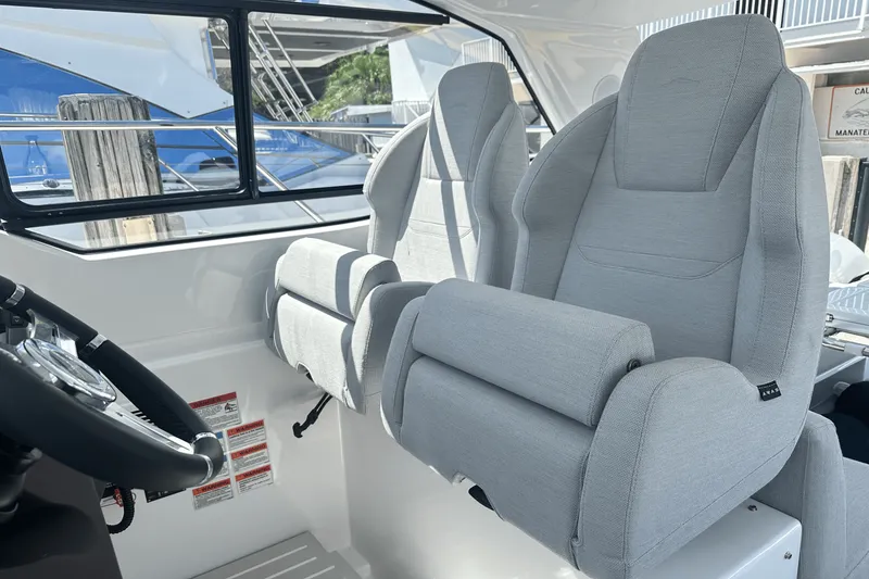 Slide: The Image of Azimut ATLANTIS 45 2025 - 20