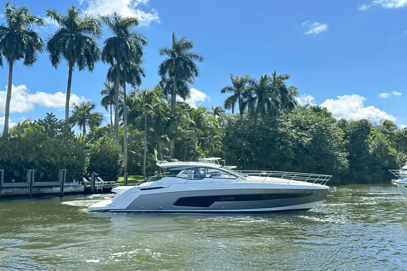 Slide: The Image of Azimut ATLANTIS 45 2025 - 3