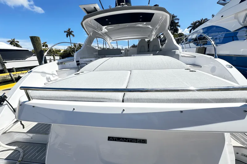 Slide: The Image of Azimut ATLANTIS 45 2025 - 9