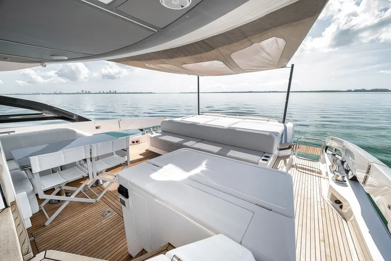 Slide: The Image of Azimut S8 2024 - 29