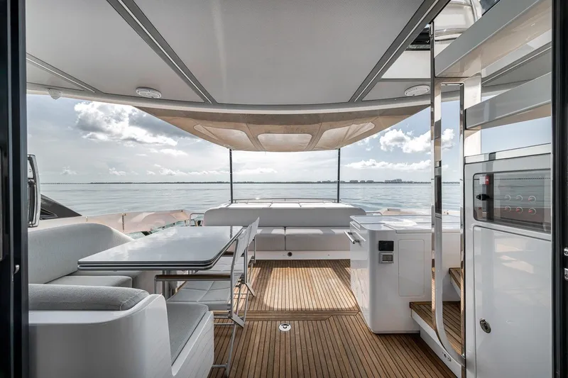 Slide: The Image of Azimut S8 2024 - 25