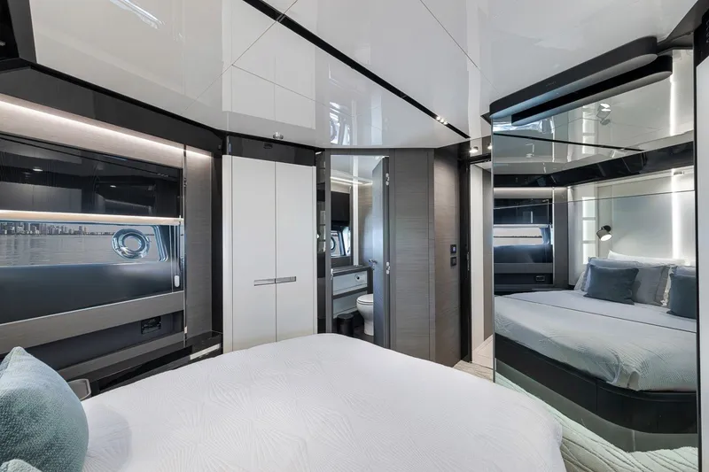 Slide: The Image of Azimut S8 2024 - 15