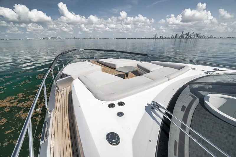Slide: The Image of Azimut S8 2024 - 36