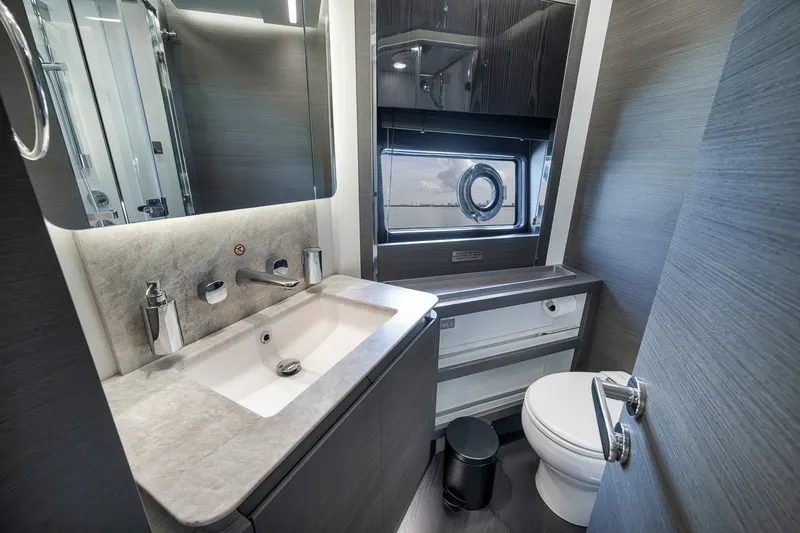 Slide: The Image of Azimut S8 2024 - 20