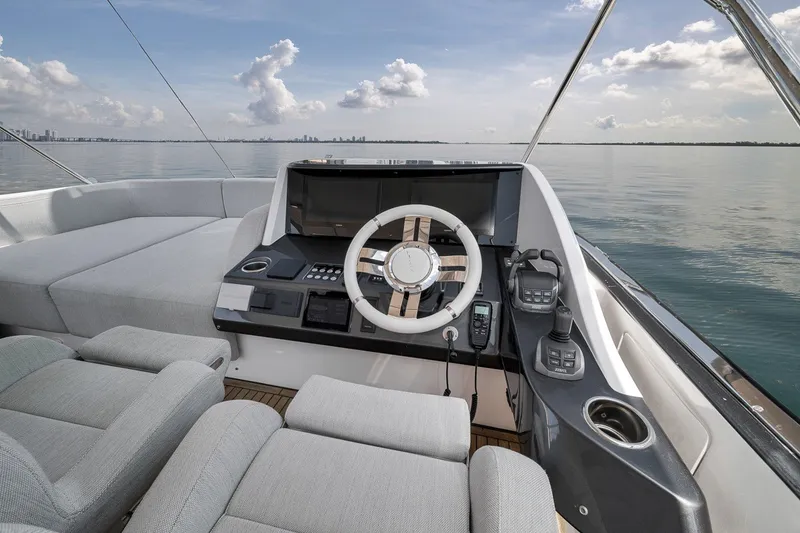 Slide: The Image of Azimut S8 2024 - 34