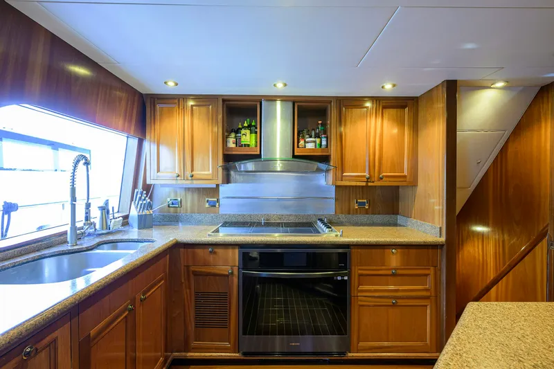 Slide: The Image of Sovereign Yachts Sovereign 100 2001 - 7