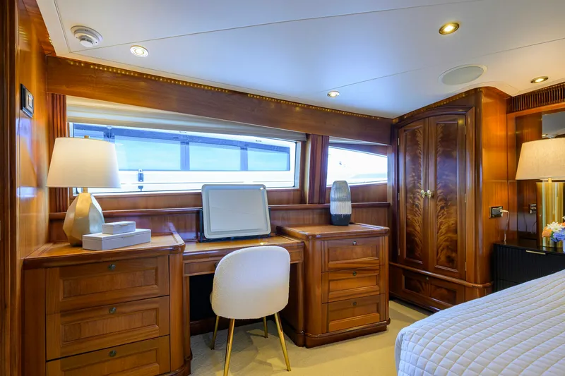 Slide: The Image of Sovereign Yachts Sovereign 100 2001 - 18