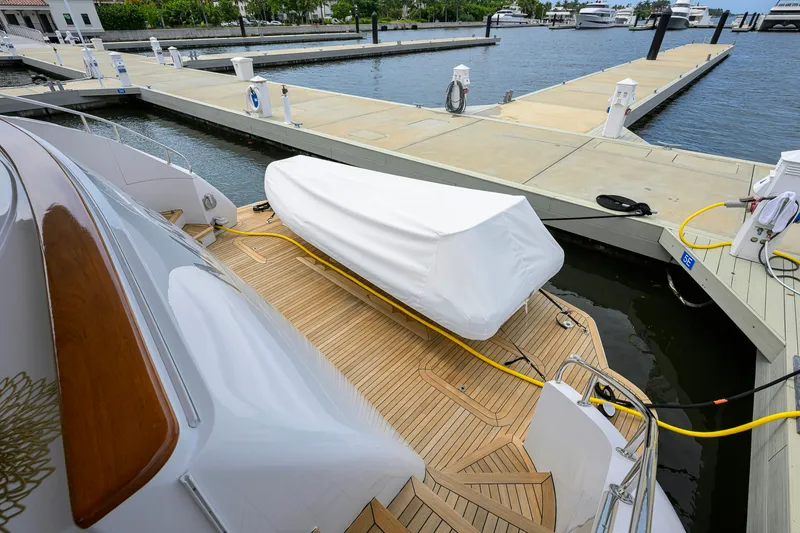 Slide: The Image of Sovereign Yachts Sovereign 100 2001 - 57