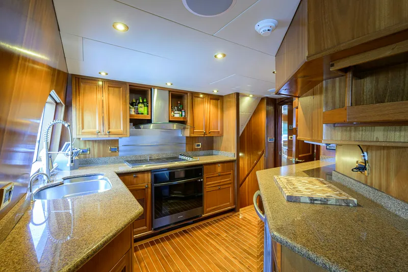 Slide: The Image of Sovereign Yachts Sovereign 100 2001 - 8