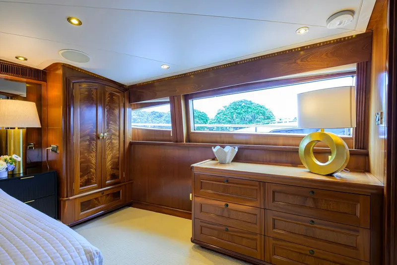 Slide: The Image of Sovereign Yachts Sovereign 100 2001 - 16