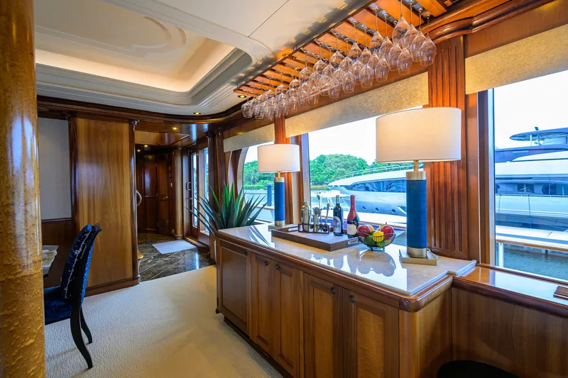 Slide: The Image of Sovereign Yachts Sovereign 100 2001 - 6