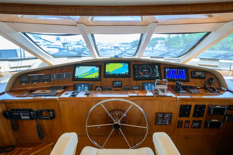 Slide: The Image of Sovereign Yachts Sovereign 100 2001 - 14