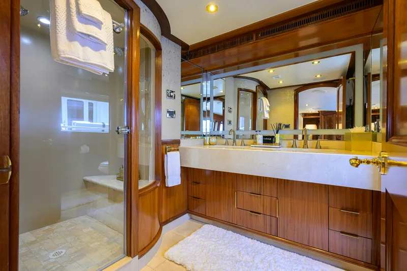 Slide: The Image of Sovereign Yachts Sovereign 100 2001 - 20