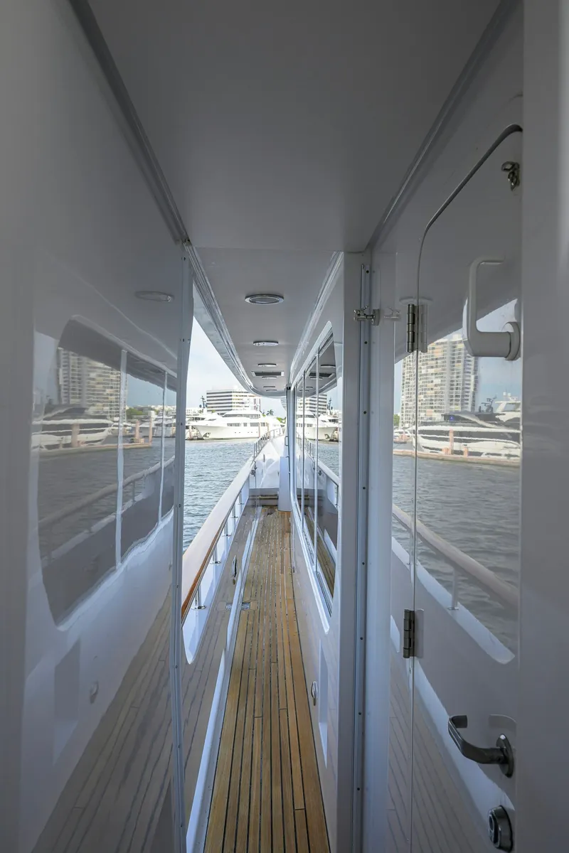 Slide: The Image of Sovereign Yachts Sovereign 100 2001 - 2