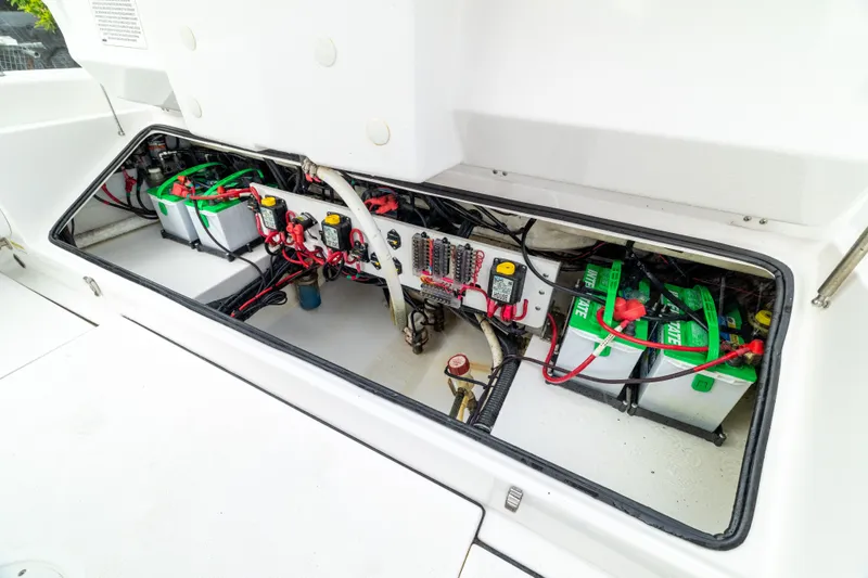 Slide: The Image of Everglades 273 Center Console 2020 - 27