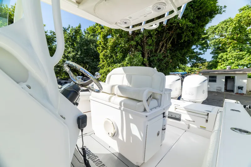 Slide: The Image of Everglades 273 Center Console 2020 - 9