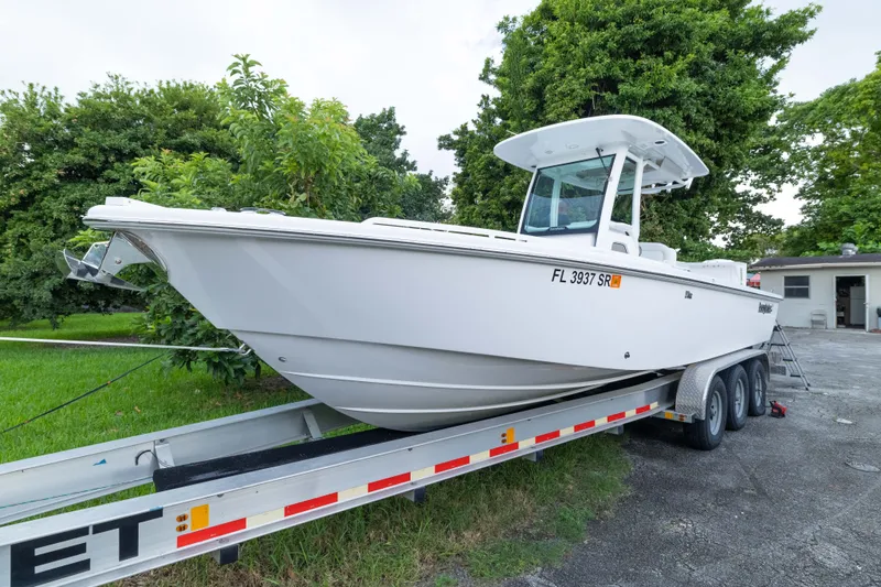 Slide: The Image of Everglades 273 Center Console 2020 - 1