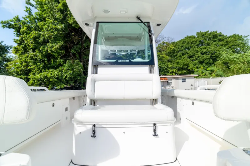 Slide: The Image of Everglades 273 Center Console 2020 - 8