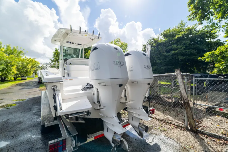 Slide: The Image of Everglades 273 Center Console 2020 - 22