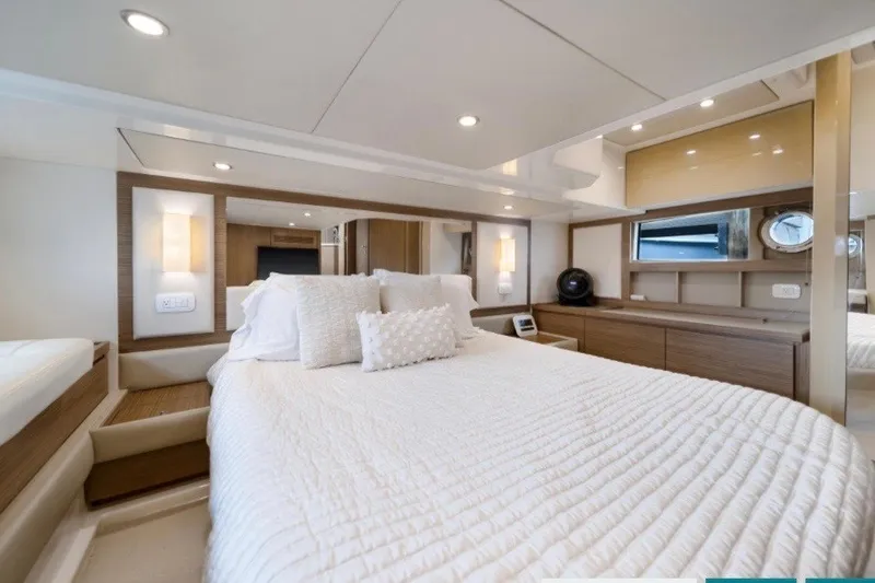 Slide: The Image of Azimut Atlantis 50 2015 - 3