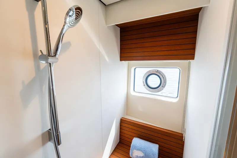 Slide: The Image of Azimut 68 Fly 2023 - 16