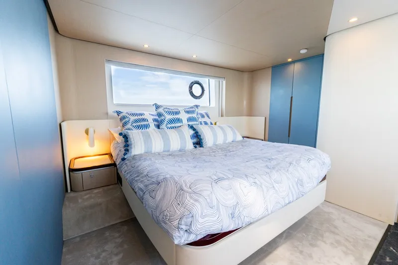 Slide: The Image of Azimut 68 Fly 2023 - 1