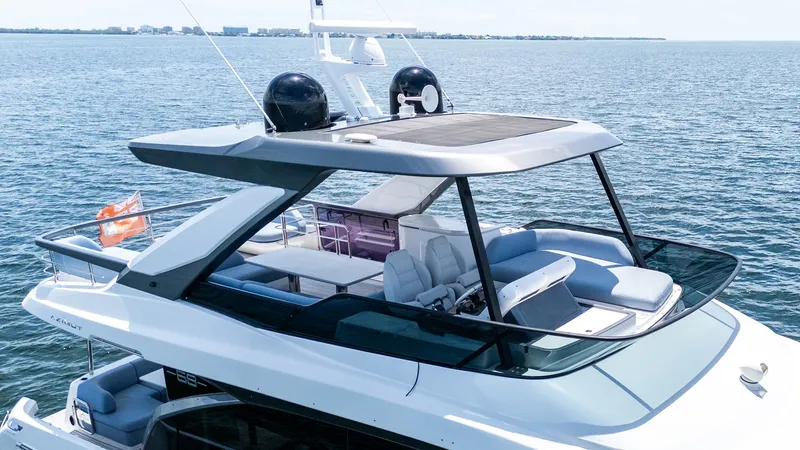Slide: The Image of Azimut 68 Fly 2023 - 65