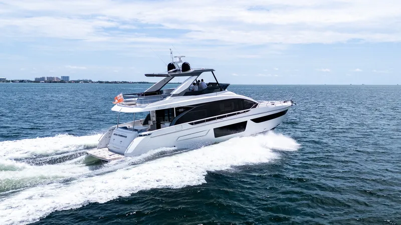 Slide: The Image of Azimut 68 Fly 2023 - 75