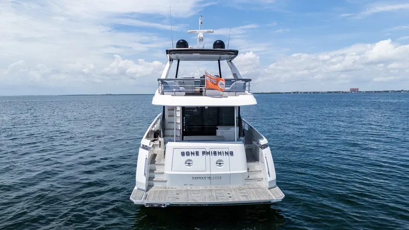 Slide: The Image of Azimut 68 Fly 2023 - 59