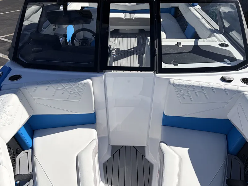 Slide: The Image of Nautique Super Air Nautique S 2027 - 32