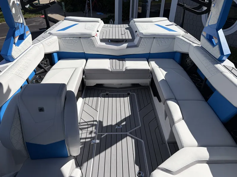 Slide: The Image of Nautique Super Air Nautique S 2027 - 18