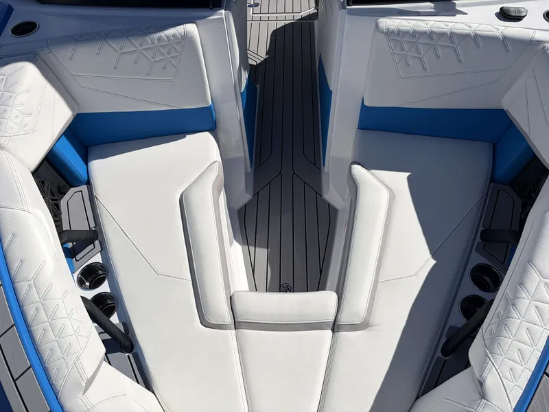 Slide: The Image of Nautique Super Air Nautique S 2027 - 33