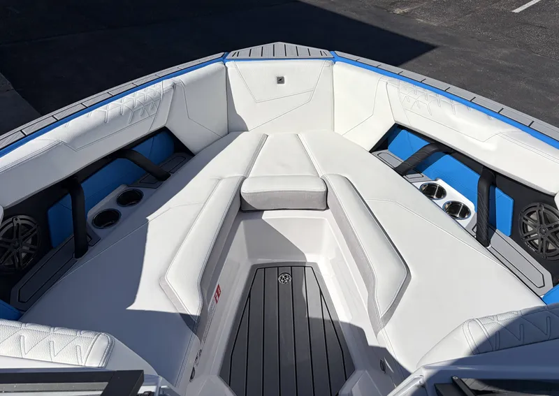 Slide: The Image of Nautique Super Air Nautique S 2027 - 31