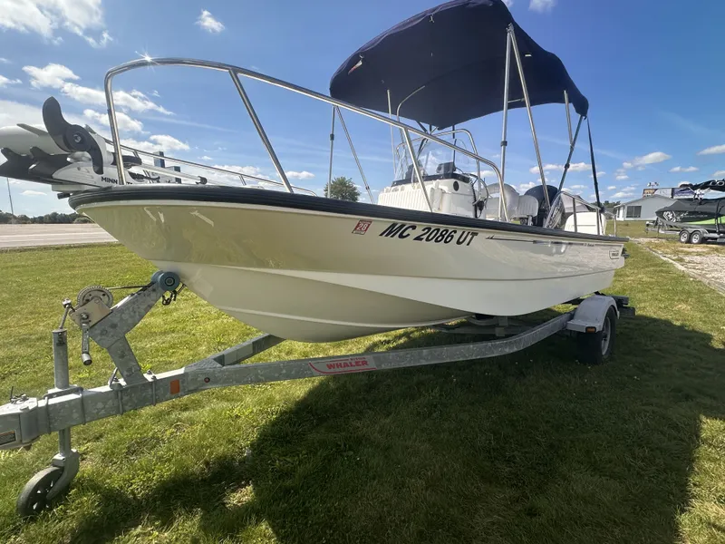 The Image of Boston Whaler 170 Montauk 2015 - 0