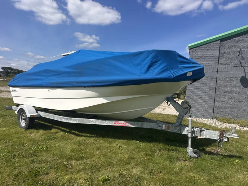 Slide: The Image of Boston Whaler 170 Montauk 2015 - 13
