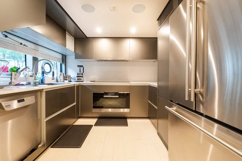 Slide: The Image of Custom Navetta 33 2018 - 25