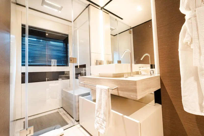 Slide: The Image of Custom Navetta 33 2018 - 15
