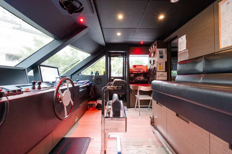 Slide: The Image of Custom Navetta 33 2018 - 22