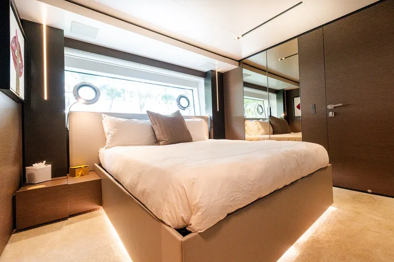Slide: The Image of Custom Navetta 33 2018 - 18