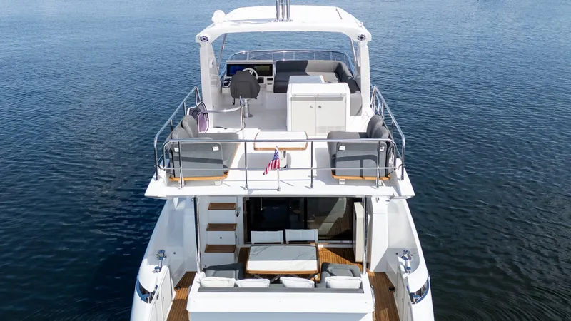Slide: The Image of Azimut 50 FLY 2023 - 29