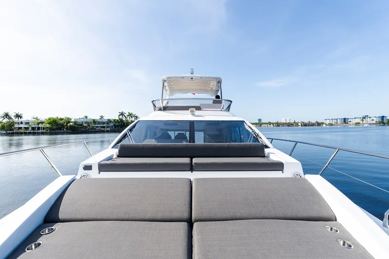 Slide: The Image of Azimut 50 FLY 2023 - 28